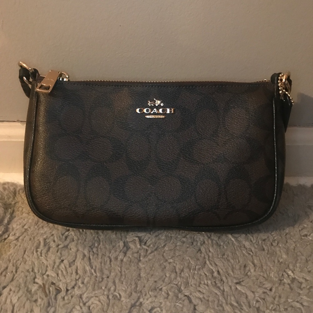 ❗️PRICE DROP❗️Classic Brown Coach Crossbody Purse